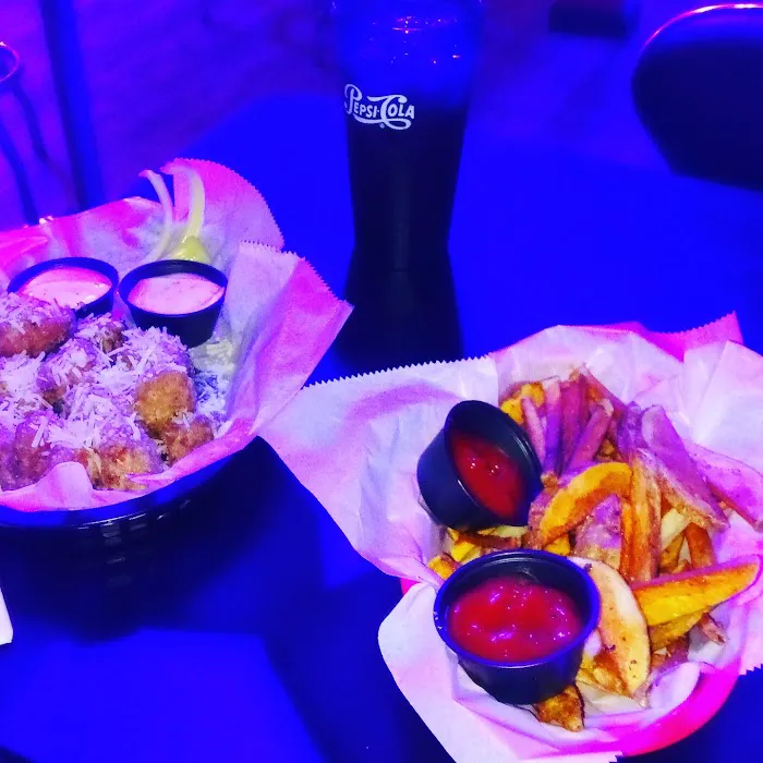 Coyote's Tavern Picture 5