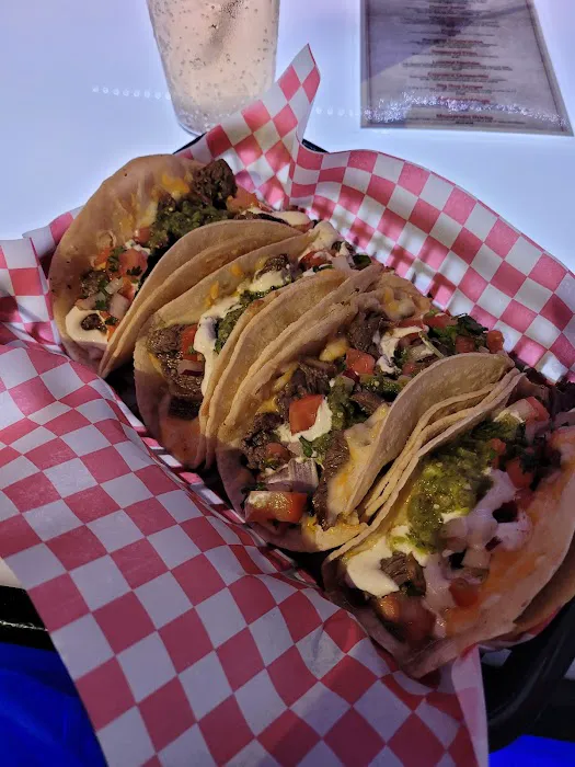 Coyote's Tavern Picture 6