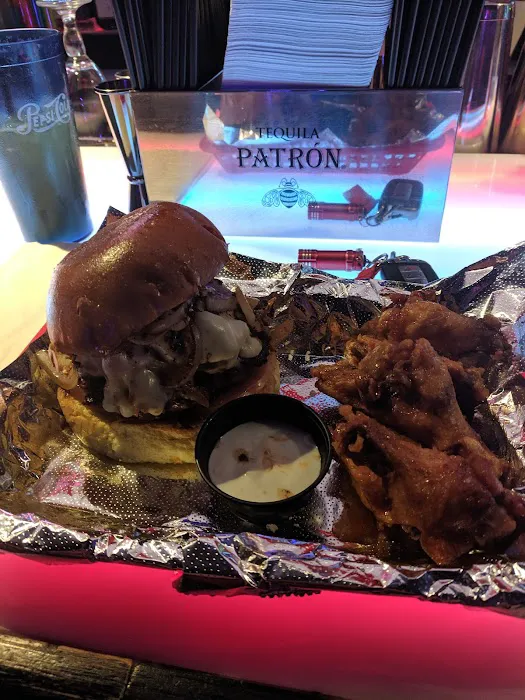 Coyote's Tavern Picture 10