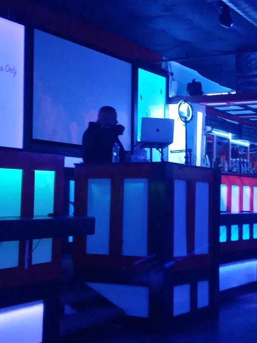 Coyote's Tavern Picture 7