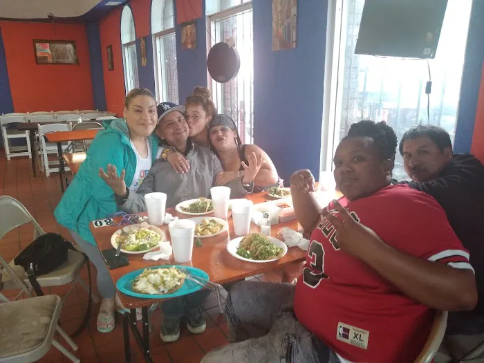 El Gallo Dorado Deli Restaurant Picture 8