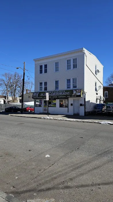 El Gallo Dorado Deli Restaurant Picture 3