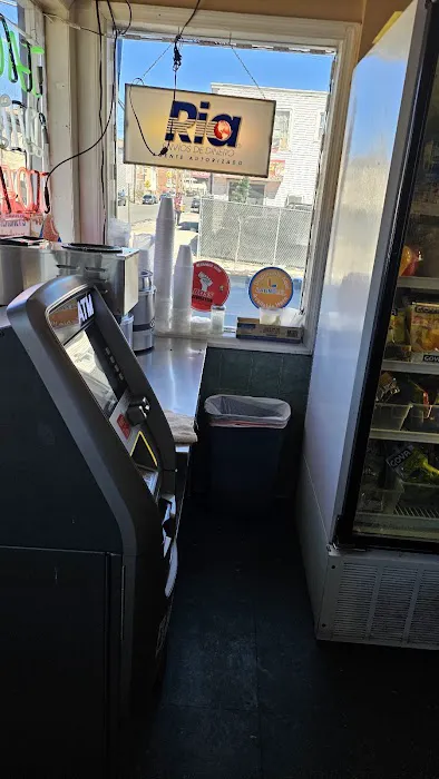 El Gallo Dorado Deli Restaurant Picture 7