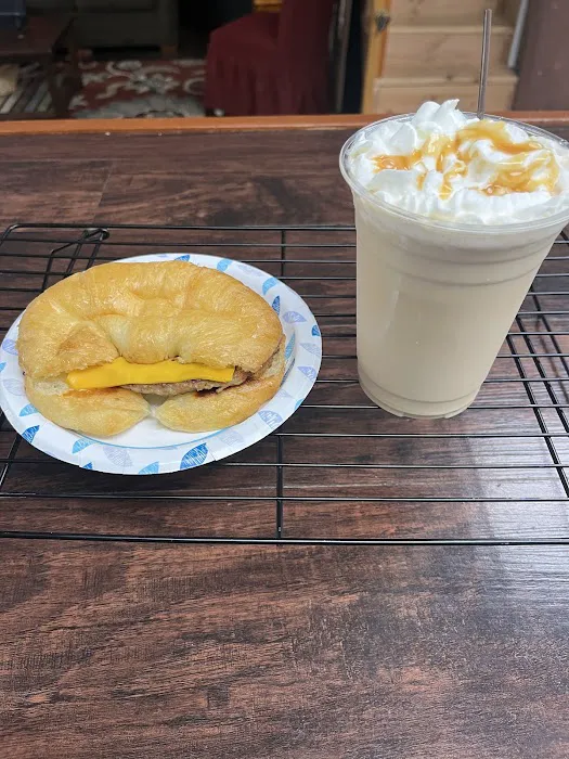 Aunt Janet's Breakfast Nook Picture 6