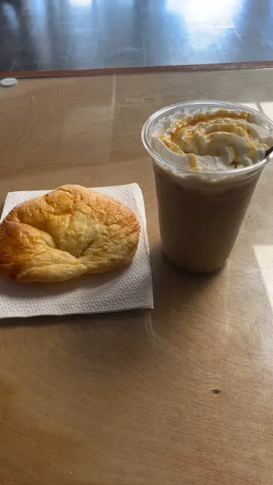 Aunt Janet's Breakfast Nook Picture 2