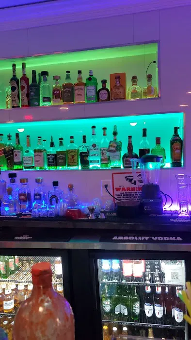 Gavilan Bar & Restaurant Picture 3