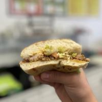 Lionel's Famous Deli ico