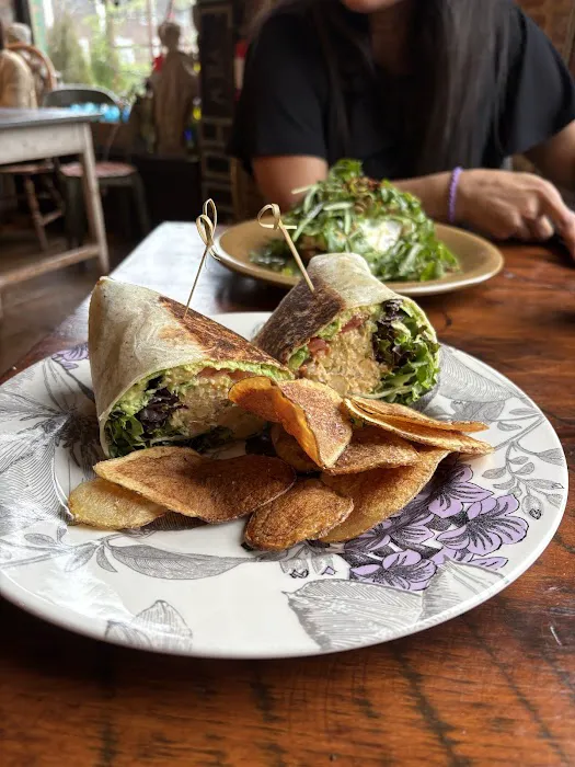 True Salvage Cafe Picture 7