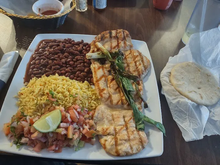 San Salvador Restaurant Picture 4