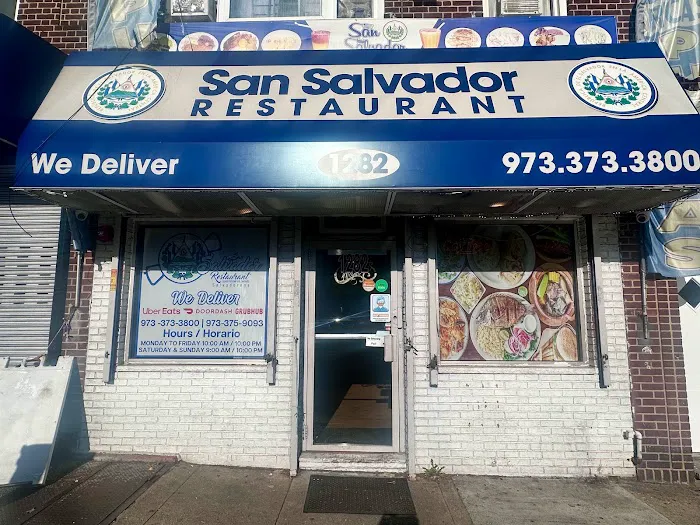 San Salvador Restaurant Picture 10