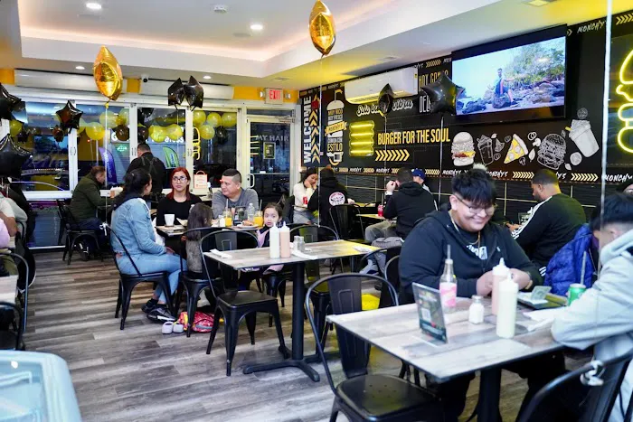 Monchy's FastFood (Elizabeth) Picture 5