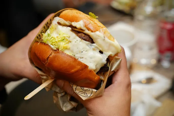 Monchy's FastFood (Elizabeth) Picture 7