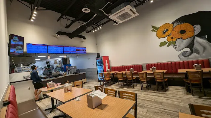 Bullhorns Burger Grill Picture 1