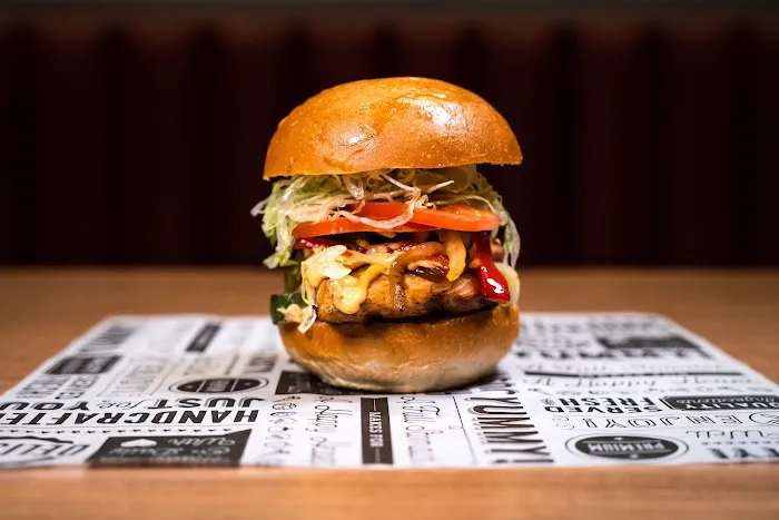 Bullhorns Burger Grill Picture 10