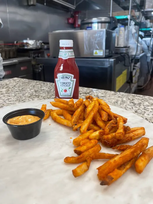 Bullhorns Burger Grill Picture 6