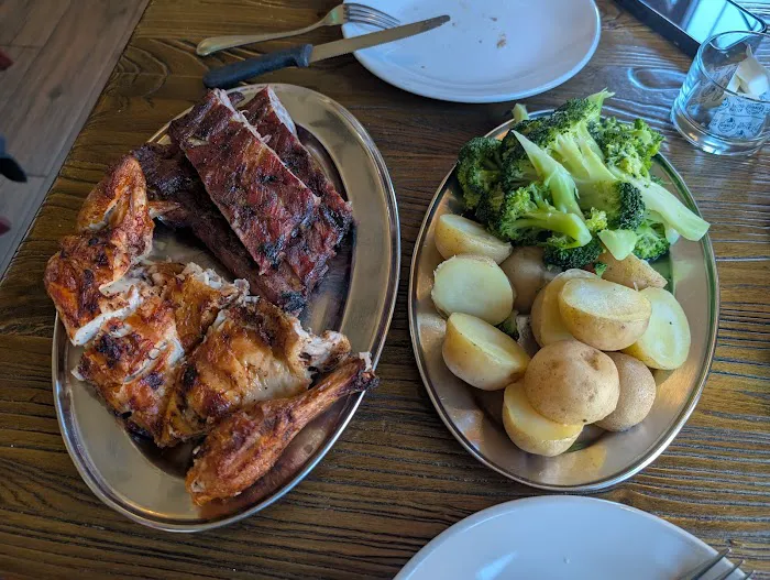 Costa's B.B.Q & Grill Restaurant Picture 2