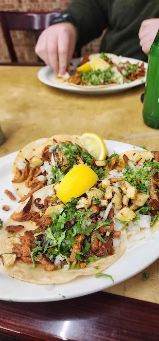 Los Compadres Mexican Restuarant Picture 3