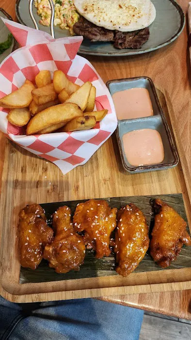 D' Colombia Restaurant & Bakery Picture 4