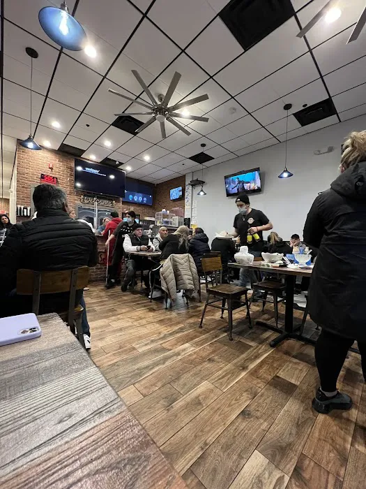 Se Salio el Pollo 2 Peruvian Restaurant Picture 7