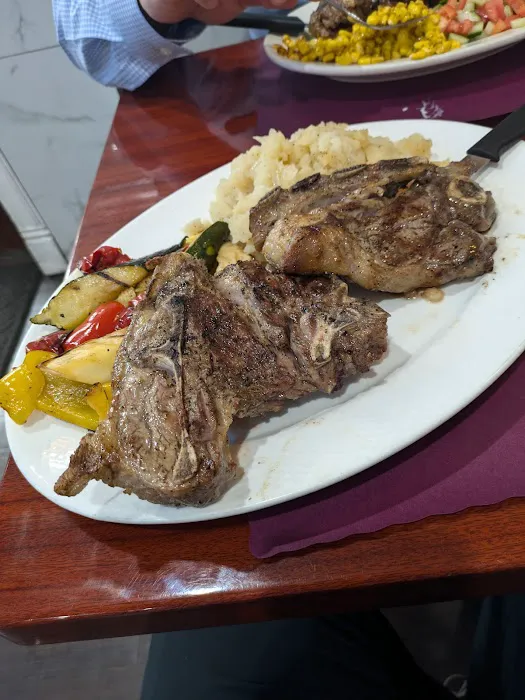 Avenue Grill & Sushi Picture 4