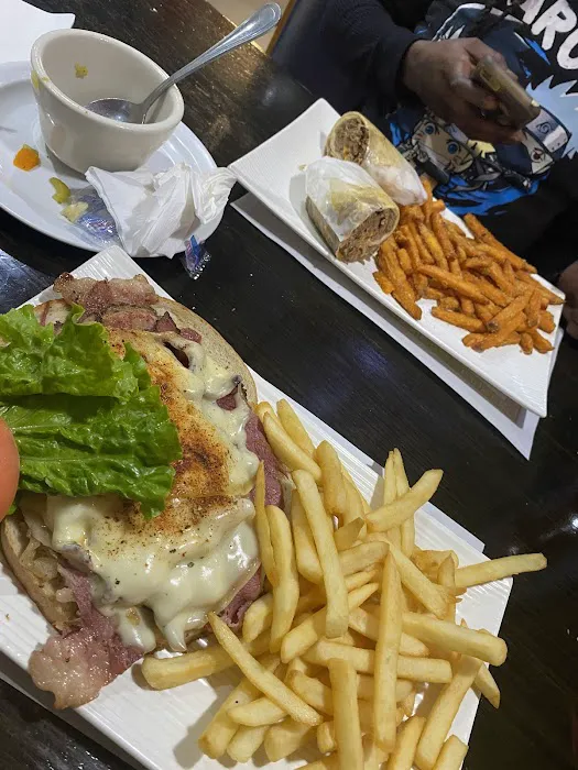 Dons Diner Picture 10