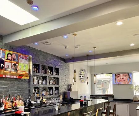 MK 463 Restaurant & Bar