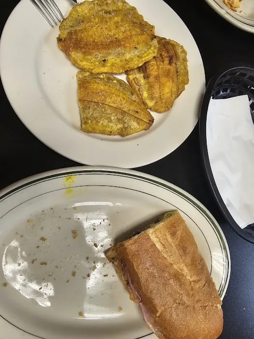 Dreams Restaurant American Ecuadorian & Colombian Food Picture 5