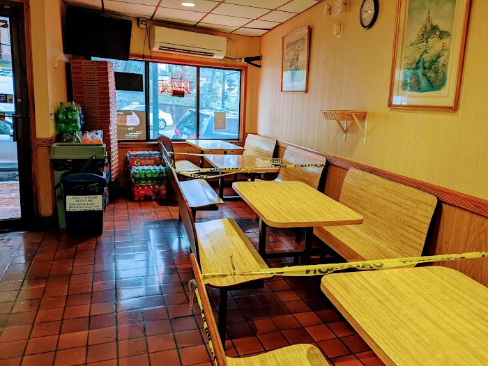 Johnny's Pizzeria Picture 7