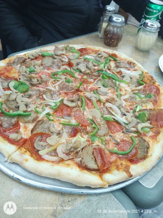 GiCarli's Pizza Picture 8