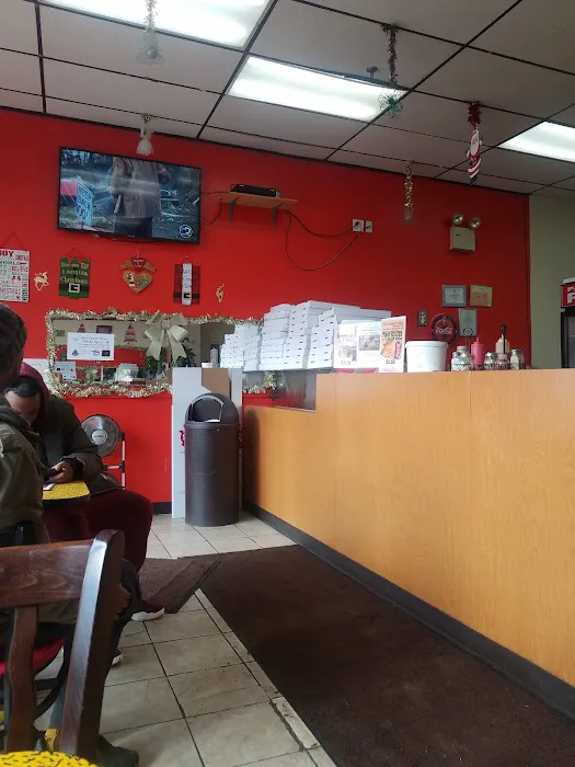 Pat's Family Pizzeria Picture 2