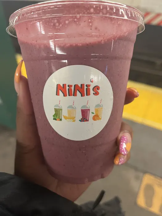 Nini's Smoothie Bar Picture 6