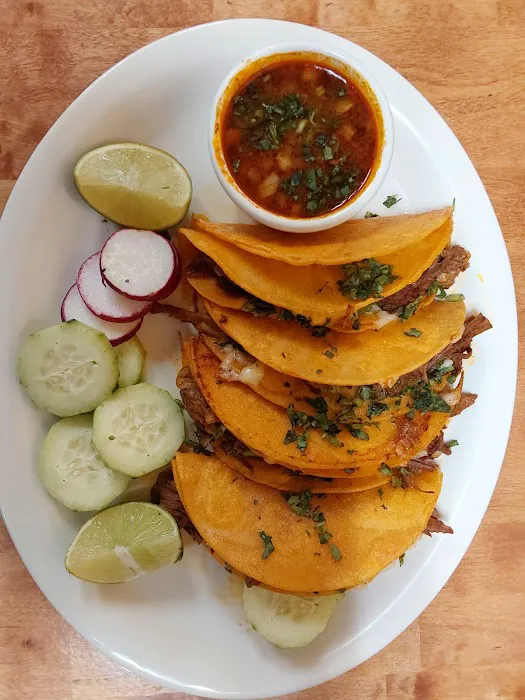 El Compadre Deli y Taqueria Picture 10