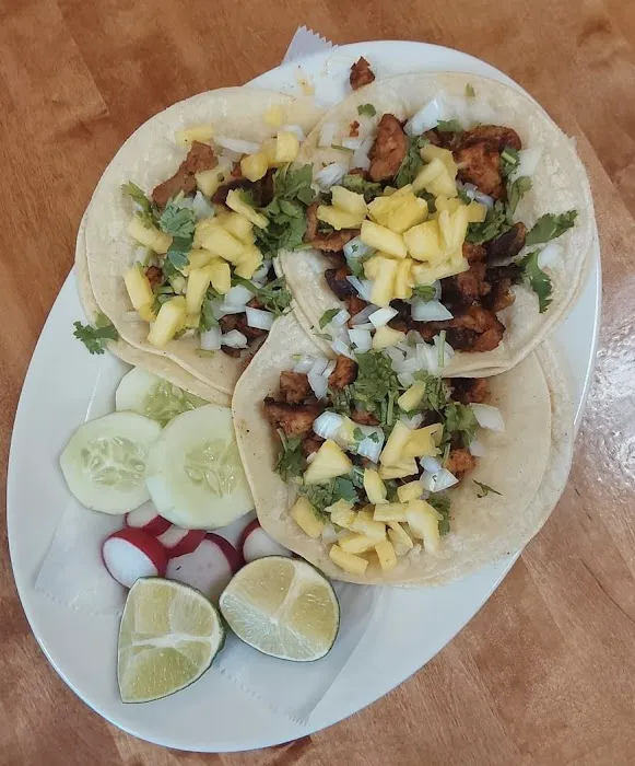 El Compadre Deli y Taqueria Picture 3