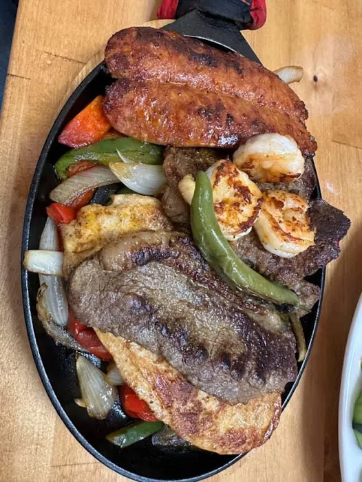 El Compadre Deli y Taqueria Picture 4