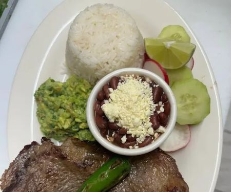 El Compadre Deli y Taqueria