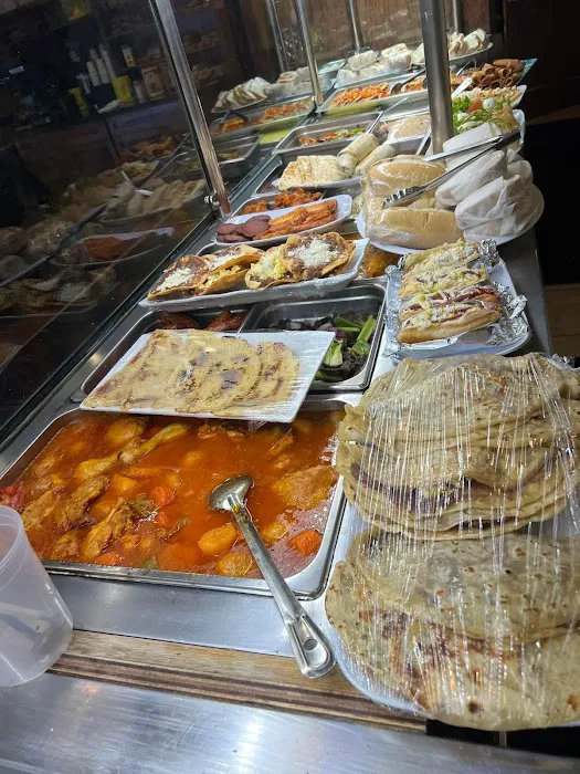 Armando's Deli y Pupusería Picture 2