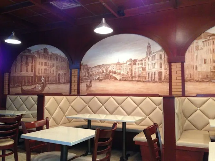 Leonardo's Pizza Picture 5