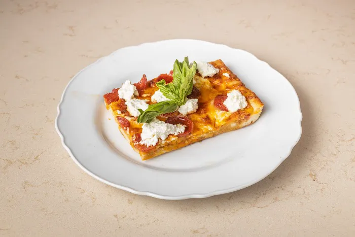 Leonardo's Pizza Picture 2