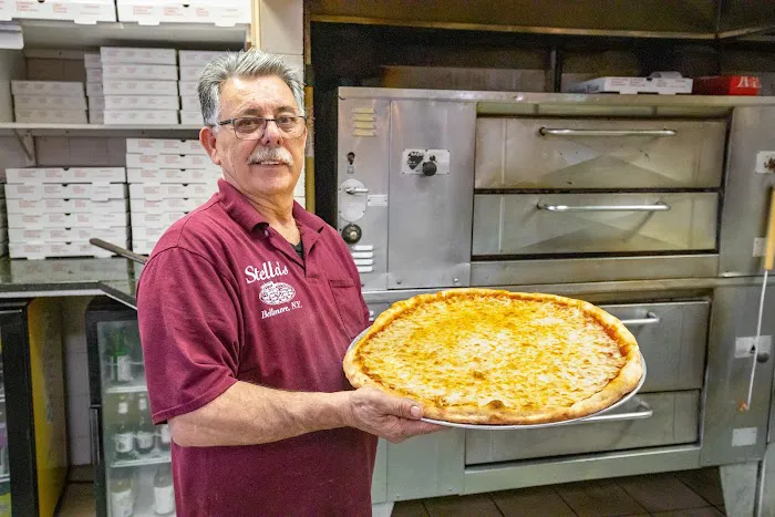 Stella's Pizzeria & Restaurant Picture 5