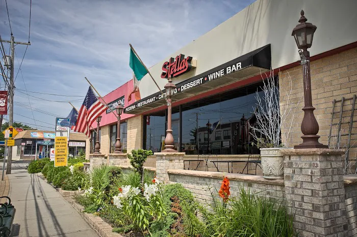 Stella's Pizzeria & Restaurant Picture 9