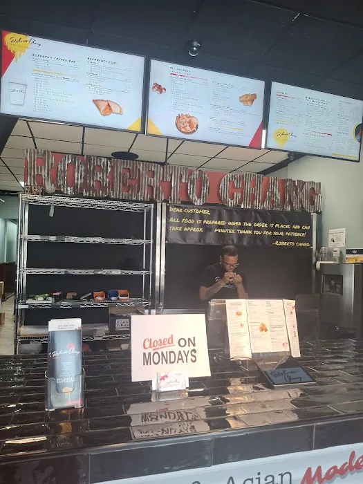 Roberto Chang Picture 5