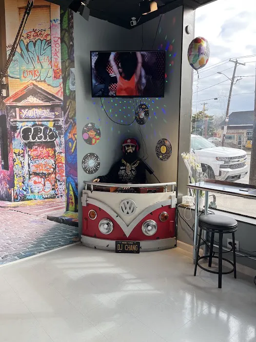 Roberto Chang Picture 3