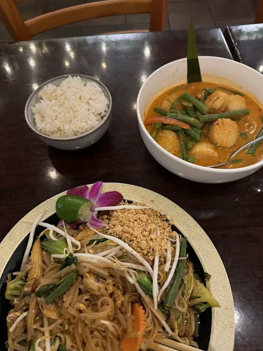 Hug Thai Cuisine Picture 6