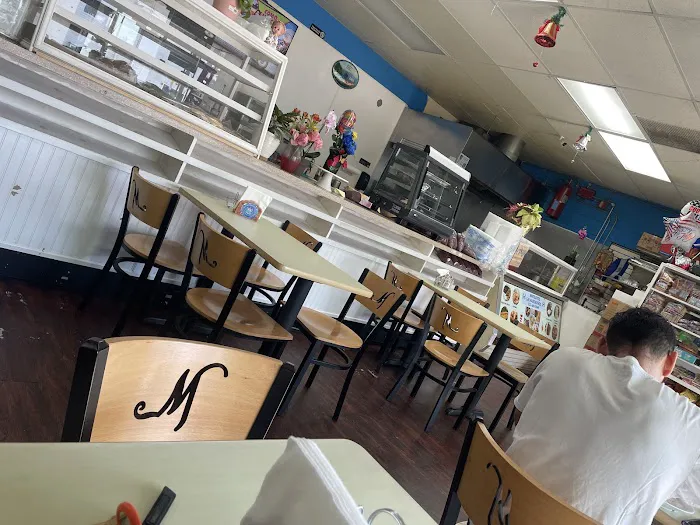 Antojitos Salvadoreños Pupuseria & Grocery Picture 1