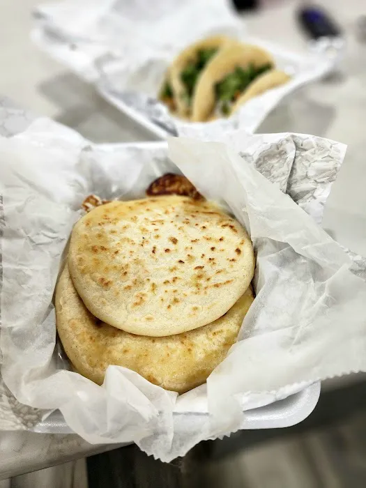 Antojitos Salvadoreños Pupuseria & Grocery Picture 5