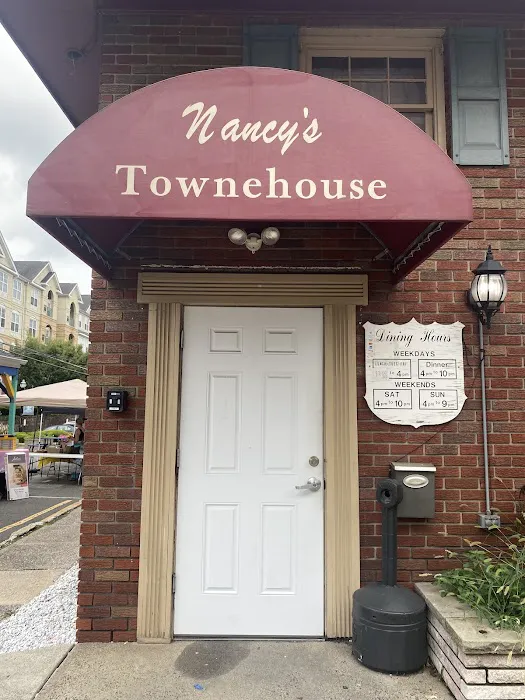 Nancy's Towne House Picture 3