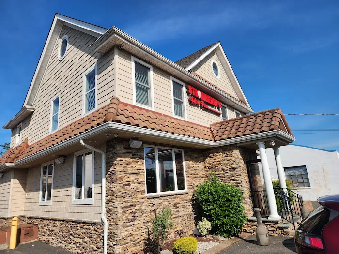 Strawberry's Pub & Pizza Picture 8