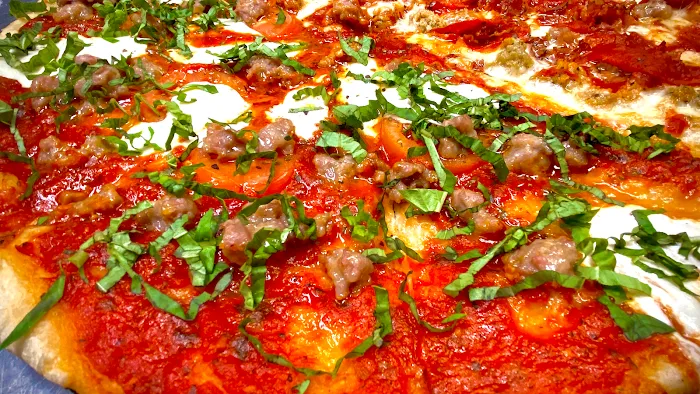 Strawberry's Pub & Pizza Picture 10