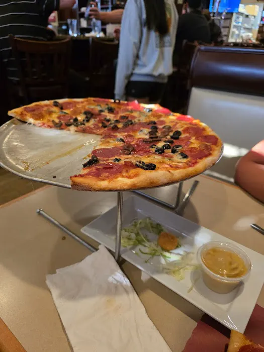 Strawberry's Pub & Pizza Picture 9