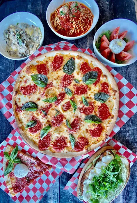 Bennys Pizza Picture 7